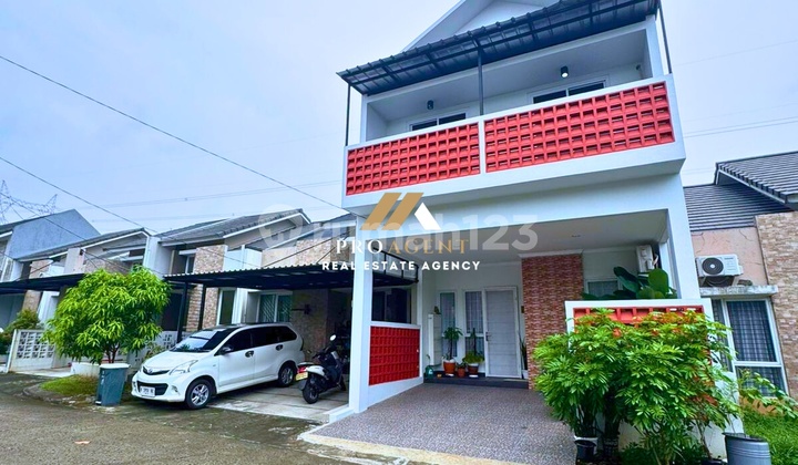 Beautiful 2-Story Residence in a Comfortable Location Close to BSD 2