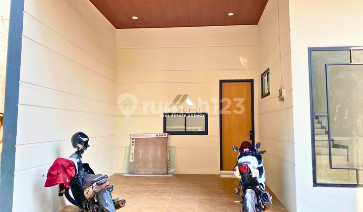 Beautiful 2-Story House in Bale Kembang Condet 2