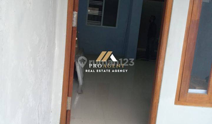 tampak depan dijual rumah shm 2 lantai
