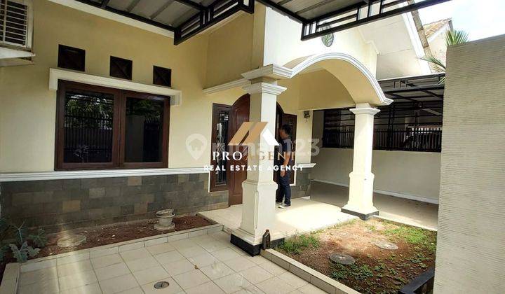 teras dijual rumah 2 lantai shm