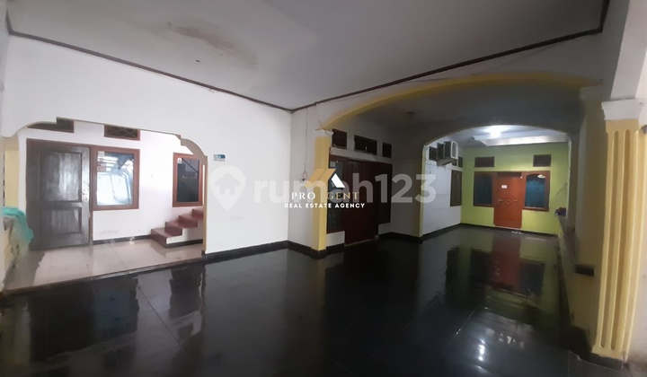 Properti Produktif! Rumah Kontrakan Skala Besar, Cocok untuk Kost, Karyawan, atau Mahasiswa