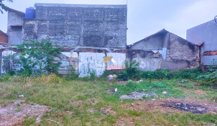 411 m2 land in a strategic area of South Tangerang