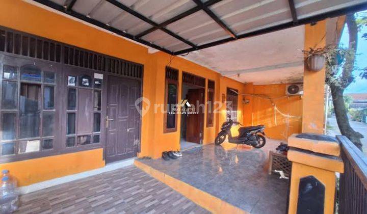 garasi/carport dijual rumah semi furnish di