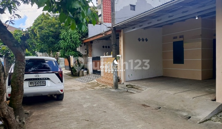 Minimalist Dream House with 1 Carport - Comfortable and Peaceful 2