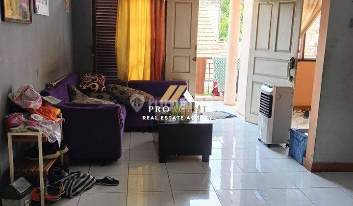 ruang keluarga dijual rumah 2 lantai siap