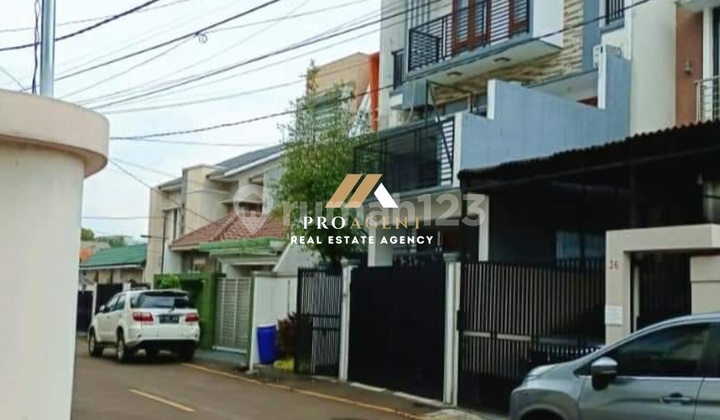 Beautiful 4-Story House, Move-In Ready - Strategic Location 2