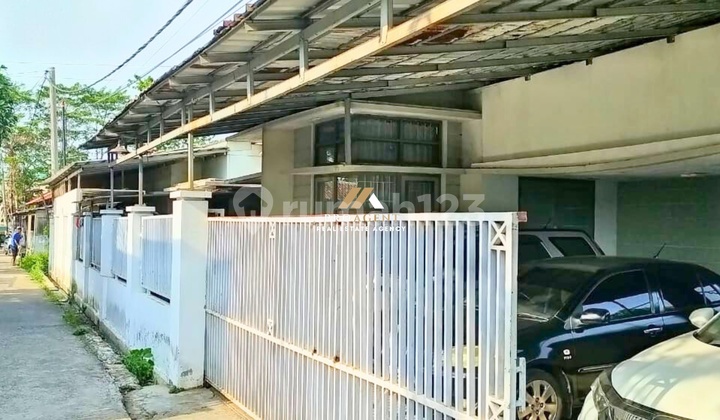 Hunian dengan Teras yang Lega untuk Area Parkir Kendaraan Hunian dengan Teras yang Lega untuk Area Parkir Kendaraan