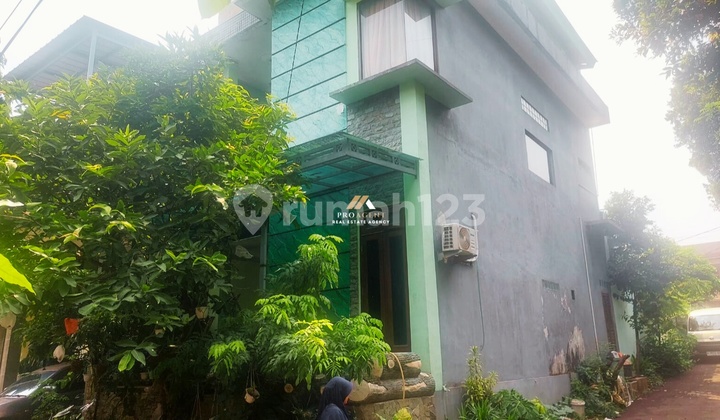 tampak depan dijual rumah shm 2 lantai