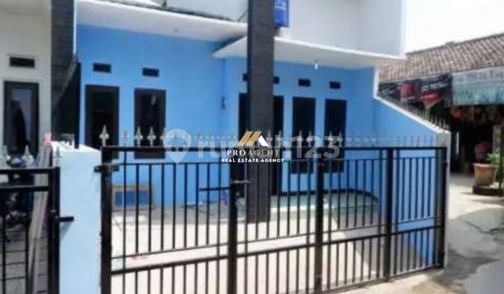 Minimalist Twin House - Two Interconnected Units, Strategic Location