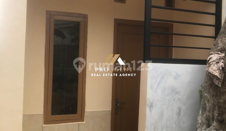 Minimalist Residence in a Comfortable Location and Close to Depok Lama and Citayam Stations 2