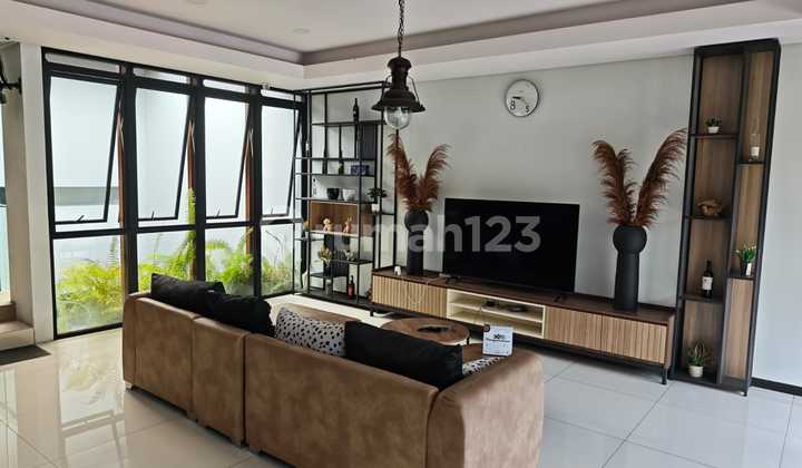 Rumah Lux Full Furnished 2 Lantai Di Babakan Jeruk Sayap Pasteur (dr Djunjunan) Kec Sukajadi Bandung Rumah Lux Full Furnished 2 Lantai Di Babakan Jeruk Sayap Pasteur (dr Djunjunan) Kec Sukajadi Bandung