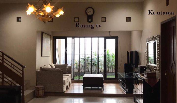 Rumah tinggal 1 1/2 lantai di Komplek Batununggal Indah
 Bandung 2