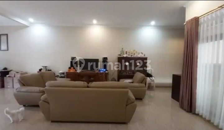 1½ Story House at Istana Kawaluyaan Buah Batu Bandung 2