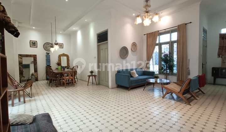 Ruang Usaha (Rumah) Keren 2 Lantai di Cibangkong Sayap Gatot Subroto Kec Batununggal Bandung