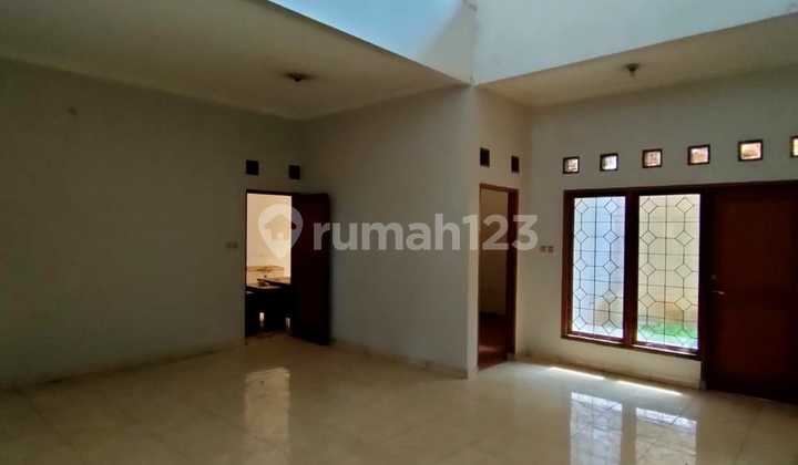 Rumah Strategis 2 Lantai Di Sayap Pajajaran Kec Cicendo Bandung 2