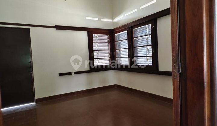 Ruang Usaha Rumah Klasik Siap Huni Mainroad Gatot Subroto Pusat Kota Kec Lengkong Bandung 2