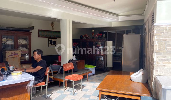 Spacious House on Jl Riau Wing (re Martadinata), Cihapit Village, Bandung Wetan District 2