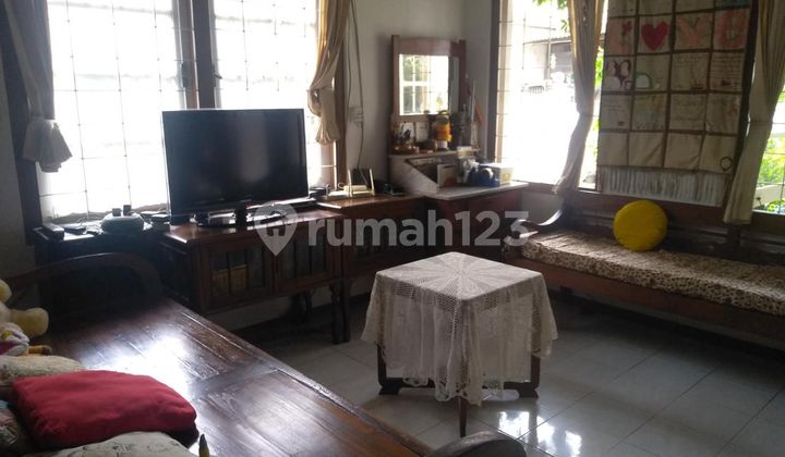 Rumah Heritage B Di Mainroad Riau Kel Cihapit, Kec Bandung Wetan, Kota Bandung