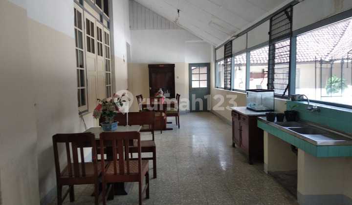 Ruang Usaha Di Mainroad Riau Llre Martadinata Kec Bandung Wetan