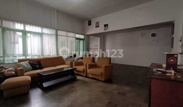 Rumah Strategis di Jl Nangka Area Cihapit Kec Bandung Wetan (Sayap Riau & Ahmad Yani)