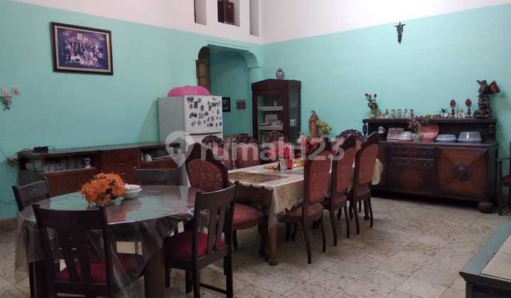 Ruang Usaha Di Mainroad Riau Llre Martadinata Kec Bandung Wetan