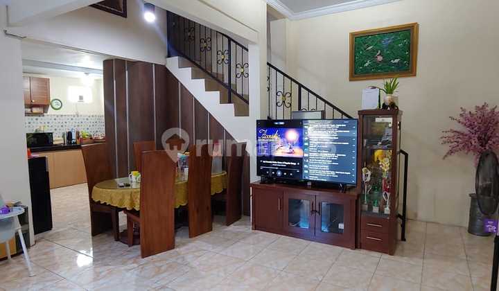Dijual Rumah Hoek Full Renovasi di Citra Indah City 3290C 2
