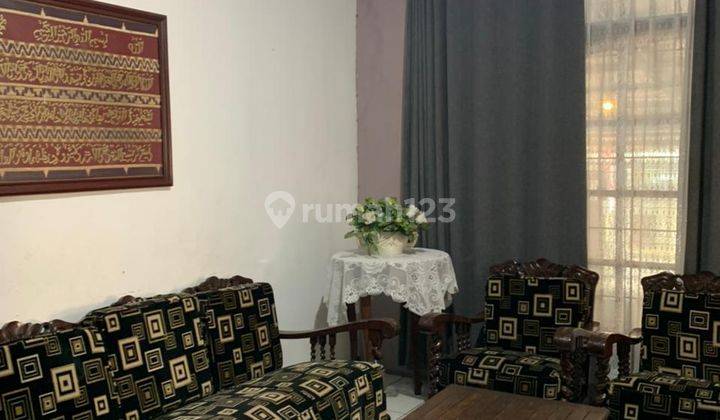 Dijual Rumah Dan Ruang Usaha Semi Furnish di Sarijadi 1