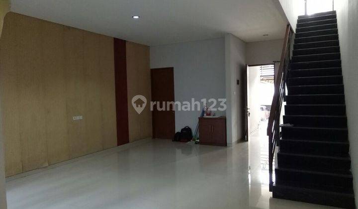 Jual Rumah Setraduta Cemara 2 Lantai 1