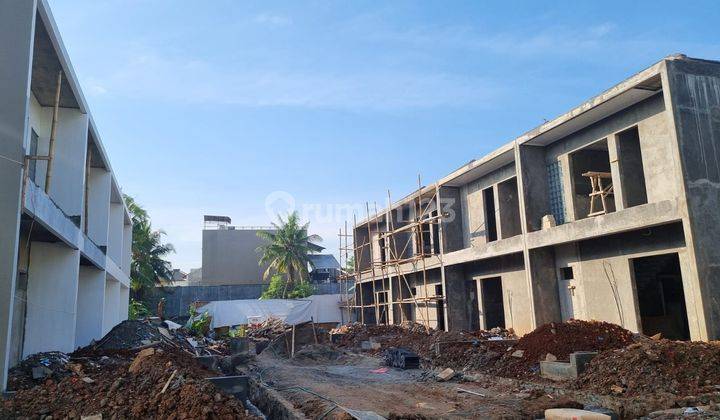 RUMAH 2 LANTAI 3 KAMAR TIDUR DEKET AEON MALL  7