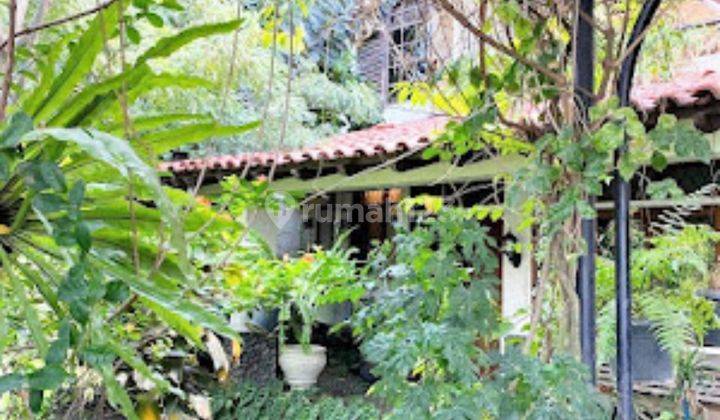 Di jual rumah senayan jakarta selatan 2 Lantai SHM 3