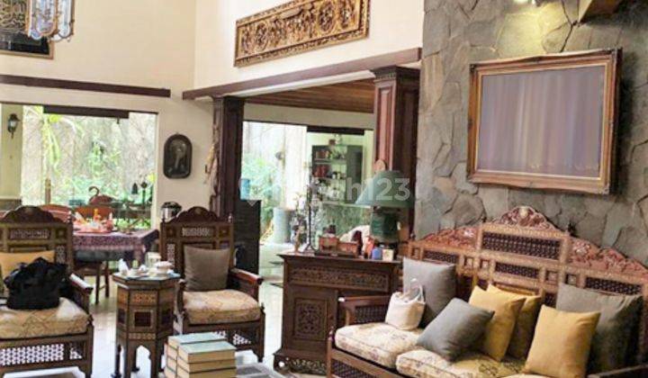 Di jual rumah senayan jakarta selatan 2 Lantai SHM 8