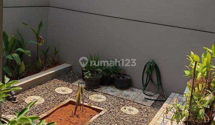 Rumah Seken Cantik 2 Lt Bisa KPR dekat Lippo Puri Dibantu KPR J-27621 2