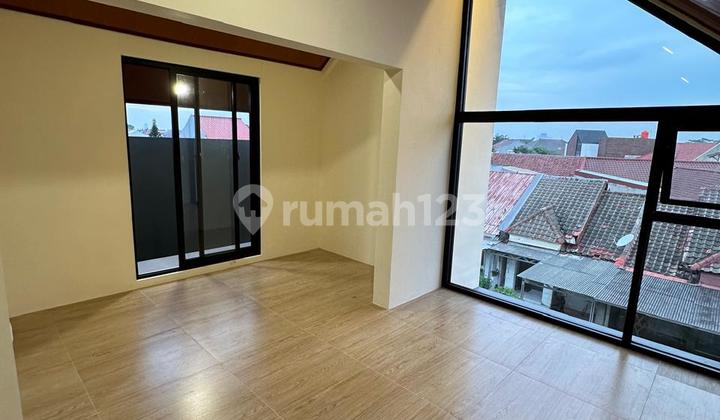 For Sale Brand New Beautiful Silk Flamboyant House 2