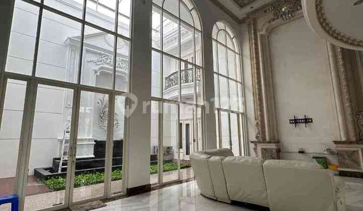 Rumah Classic Mewah di Villa Bukit Regency Rumah Classic Mewah di Villa Bukit Regency