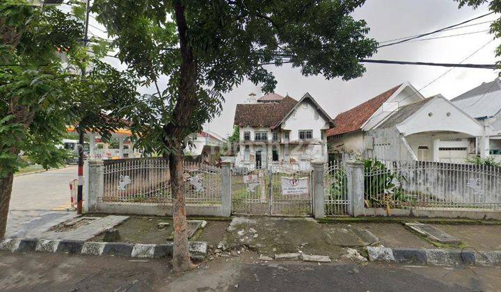 Rumah Hitung Tanah Komersial Tengah Kota Jalan Raya Pandegiling Surabaya 1