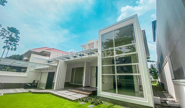 Rumah Minimalis Golf View With Swimming Pool Graha Famili 1