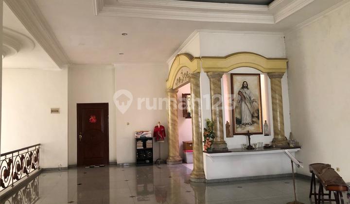 Rumah Modern Pakuwon City Jalan Boulevard Surabaya Timur 2