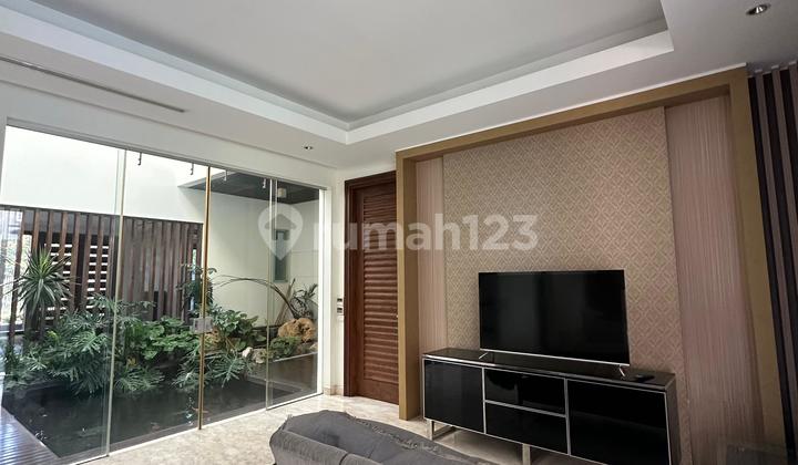 Rumah Modern Long Golf View Bukit Darmo Golf