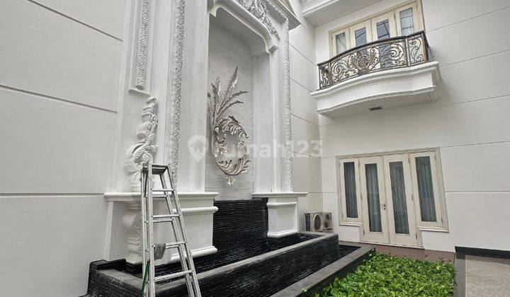 Rumah Classic Villa Bukit Regency Surabaya Barat 2