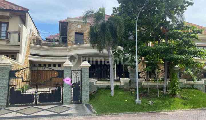 Rumah Design Classic Graha Family Surabaya Barat