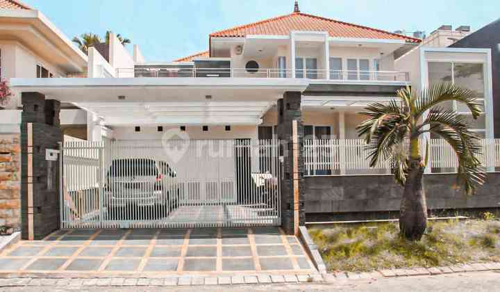 Rumah Minimalis Golf View With Swimming Pool GRAHA FAMILI  2