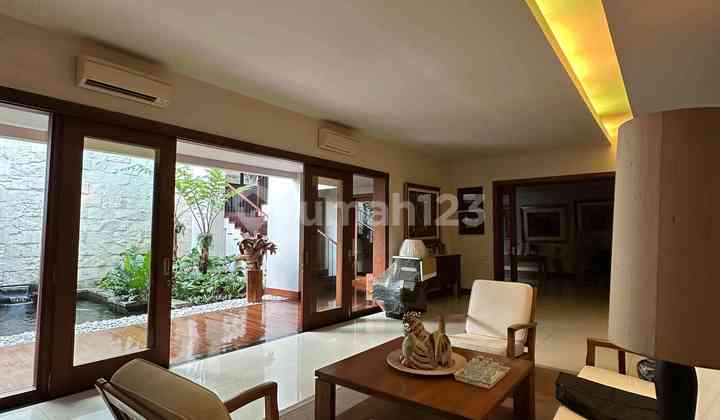 Rumah Modern Pakuwon Indah Golf View Surabaya Barat Rumah Modern Pakuwon Indah Golf View Surabaya Barat