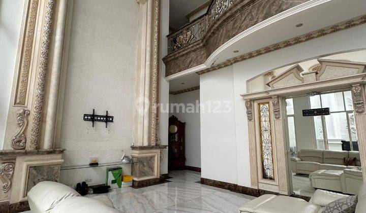 Rumah Classic Villa Bukit Regency Surabaya Barat 1