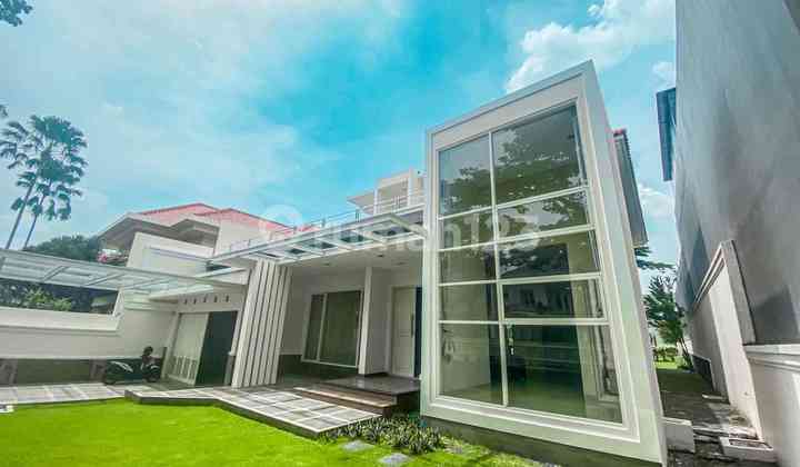 Rumah Minimalis Golf View With Swimming Pool GRAHA FAMILI Rumah Minimalis Golf View With Swimming Pool GRAHA FAMILI