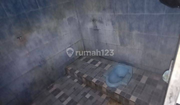 Rumah di Jalan Gajahmada Butuh Renovasi Unfurnished 6