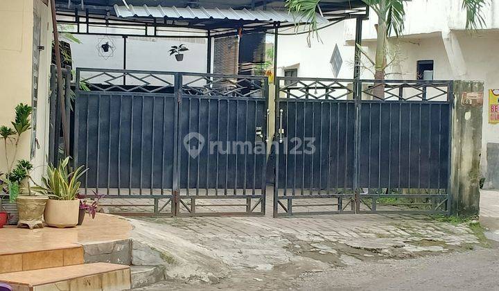 Rumah di Jalan Gajahmada Butuh Renovasi Unfurnished 11