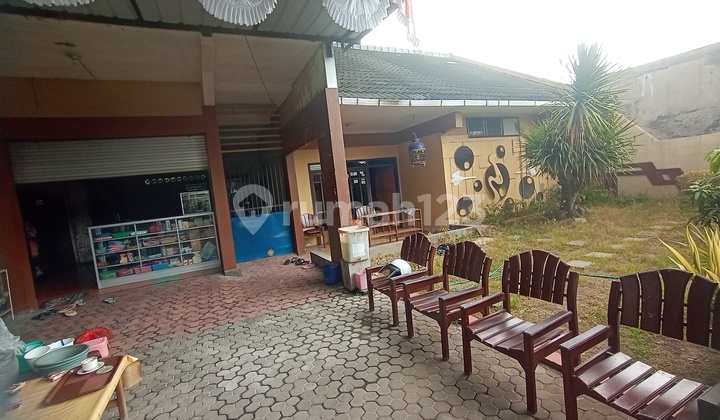 Rumah di Jalan soetoyo 2 Lantai SHM Unfurnished Bagus 2