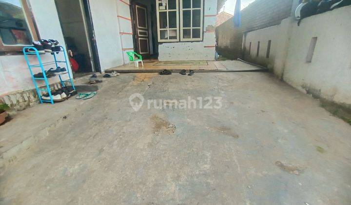 Rumah di pinggir jalan aspal strategis di kota Jember 6