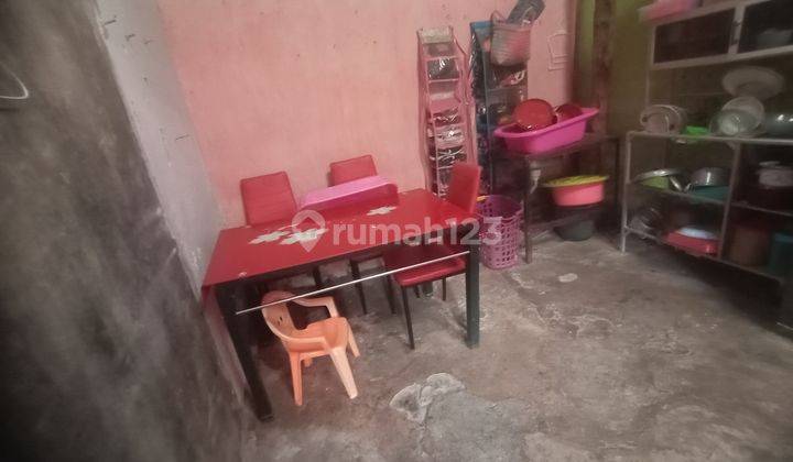 Rumah di pinggir jalan aspal strategis di kota Jember 10