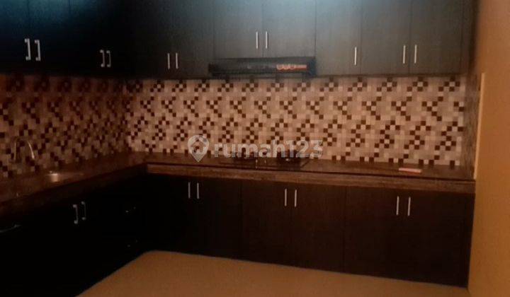 Rumah di Jalan Tegal Besar SHM Sudah Renovasi Selatan 6